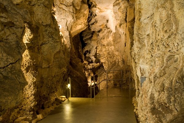 Szemlő-hegyi barlang